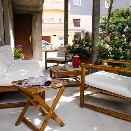 Rina Apartment- With Barbecue And Free Parking