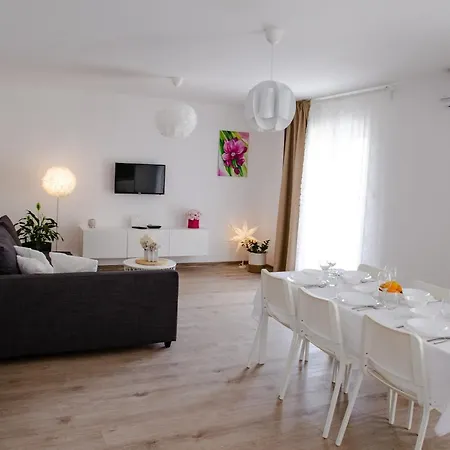 Appartamento Rina Apartment- With Barbecue And Free Parking Kaštela
