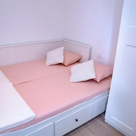 Rina Apartment- With Barbecue And Free Parking Apartment