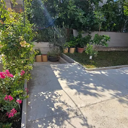 Rina Apartment- With Barbecue And Free Parking Kastela
